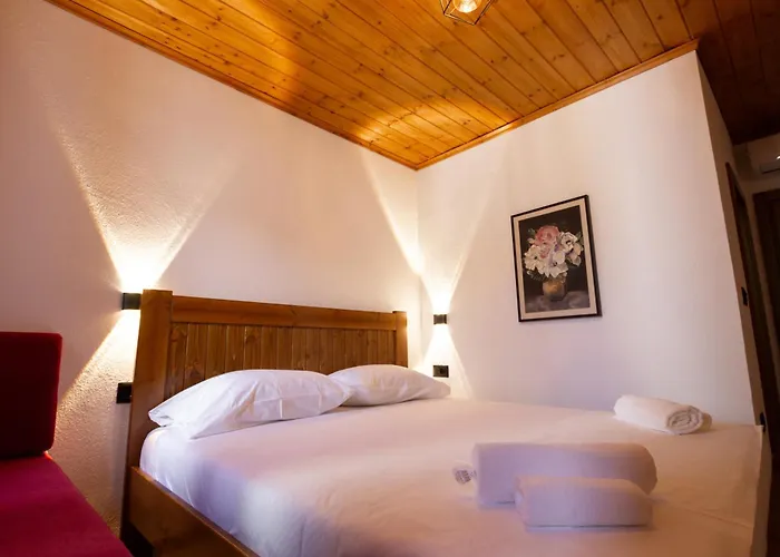 Old Street Otel Gjirokastër